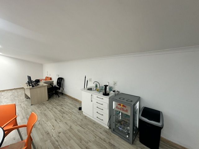To Let Commercial Property for Rent in Claremont Western Cape